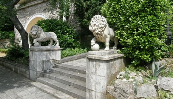 скульптуры львов во дворце юсупова